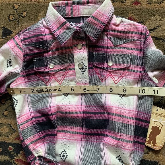 Wrangler Infant Aztec Pink Plaid Flannel Onesie; 12 mos. - Picture 7 of 8